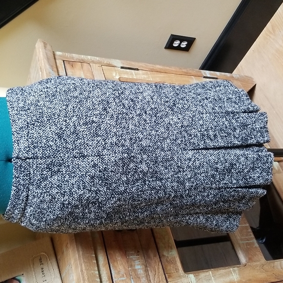 NWT Ann Taylor Loft Wool Blend Tweed Skirt - SZ 0P - Picture 4 of 6